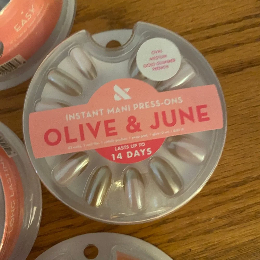 Olive & June Glue On Nail Bundle